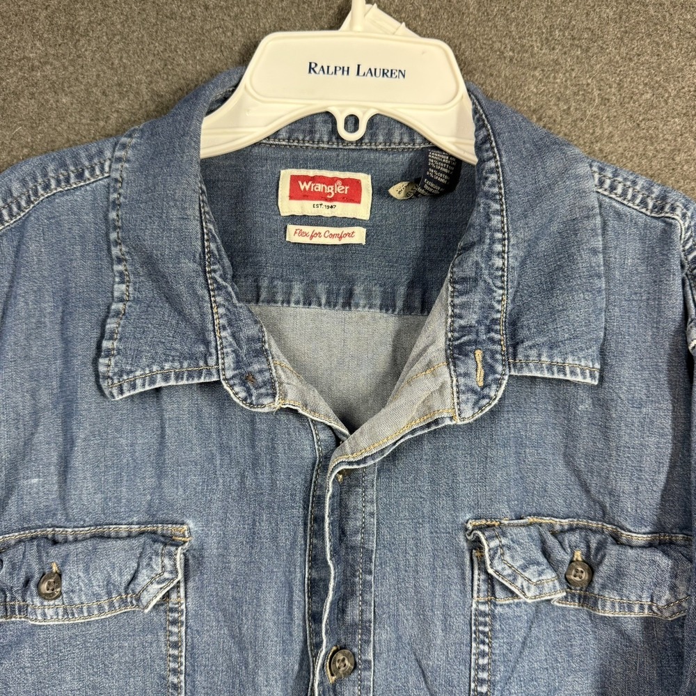 Wrangler Size 2XL Men's Blue Denim Logo tag Long Sleeve Two Pocket Shirt
